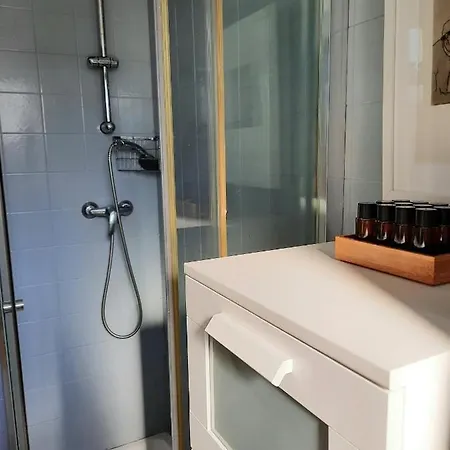 House Of Whales, Con Vistas Al Mar En Caion Apartment *