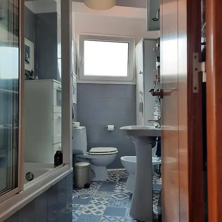 Apartment House Of Whales, Con Vistas Al Mar En Caion
