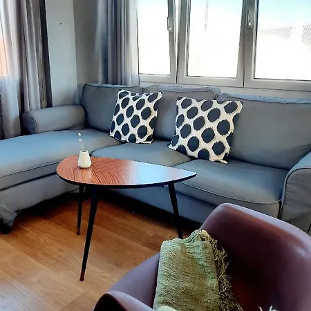 House Of Whales, Con Vistas Al Mar En Caion Apartment *