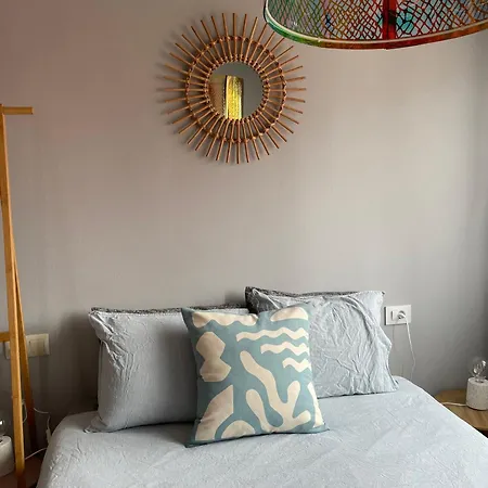 House Of Whales, Con Vistas Al Mar En Caion Apartment *